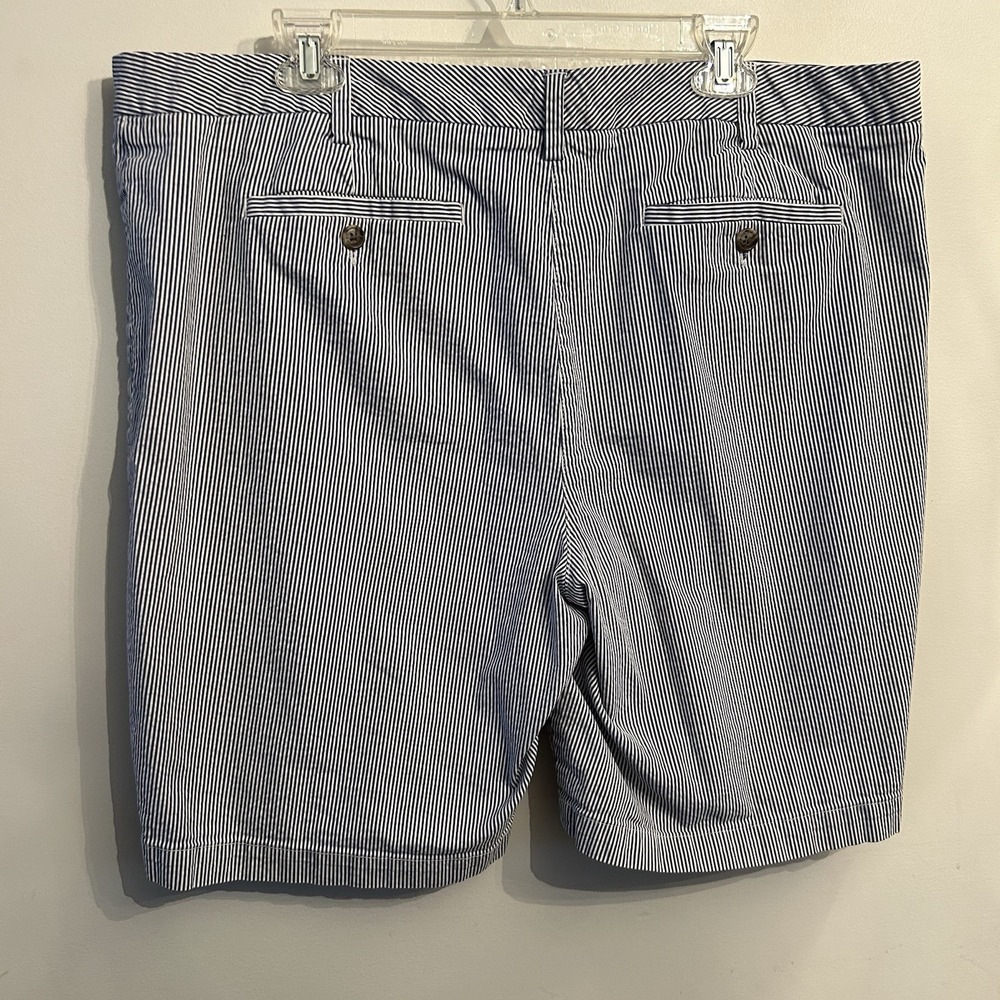 Lands End Shorts Long Bermuda Stripe Blue White Light Seersucker Sz 18 - Picture 3 of 11
